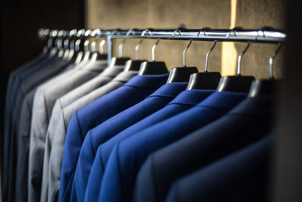 Imagen de un proveedor de ropa que vende a tiendas online en España