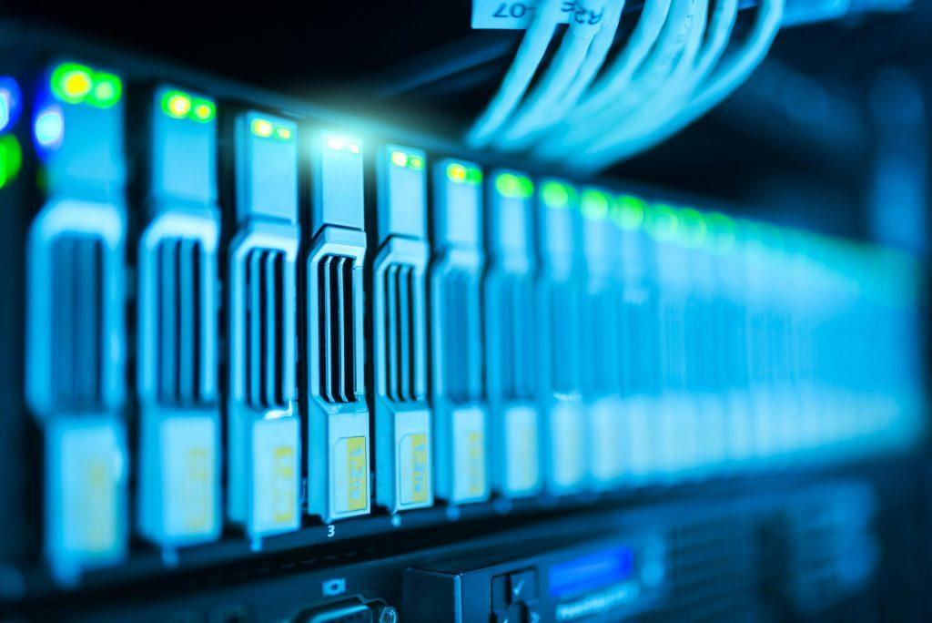 Un servidor que almacena diferentes paginas webs registradas.