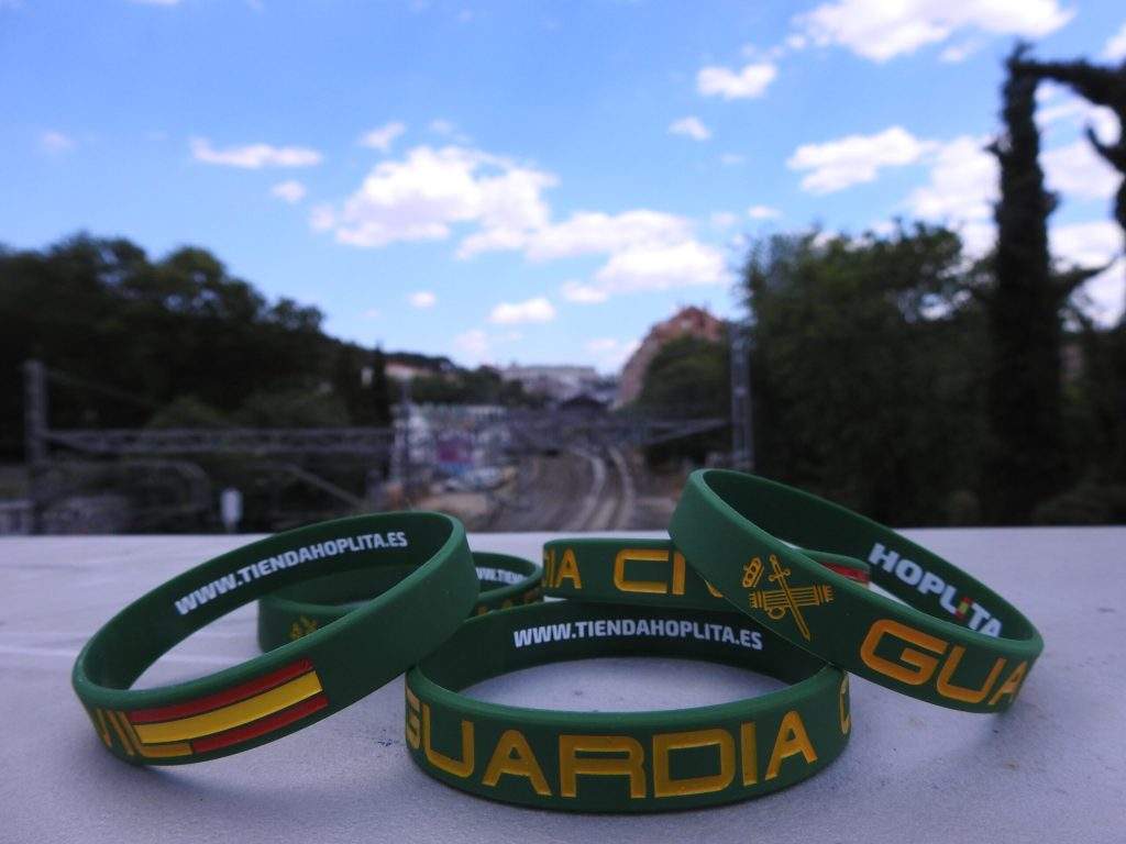 Diferentes pulseras de la guardia civil en goma