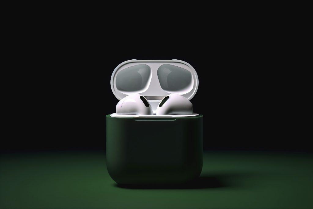 Foto minimalista de un dispositivo tecnológico para escuchar sonido.